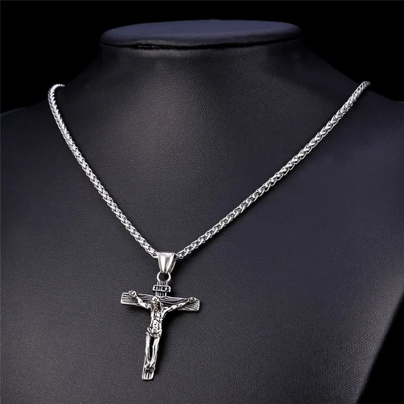 Gold Cross Chain Necklace: Luxury Fashion Accessory